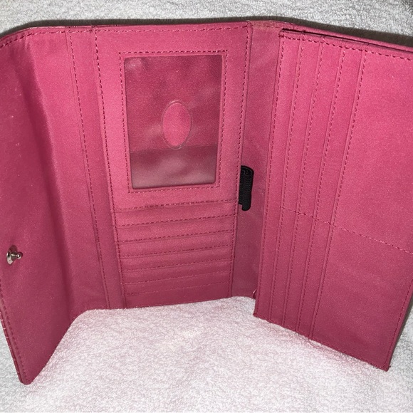 Wallet, Liz Claiborne Pink Croc Embossed - Picture 3 of 6